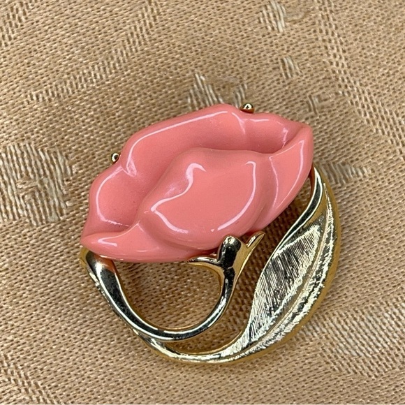 VINTAGE AVON GOLD CORAL BROOCH PIN FLORAL FLOWER - Picture 6 of 7